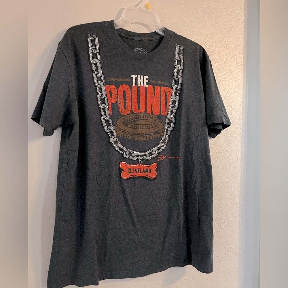 Cleveland Browns The Pound NFL Graphic tee shirt mens large dog chain tag soft